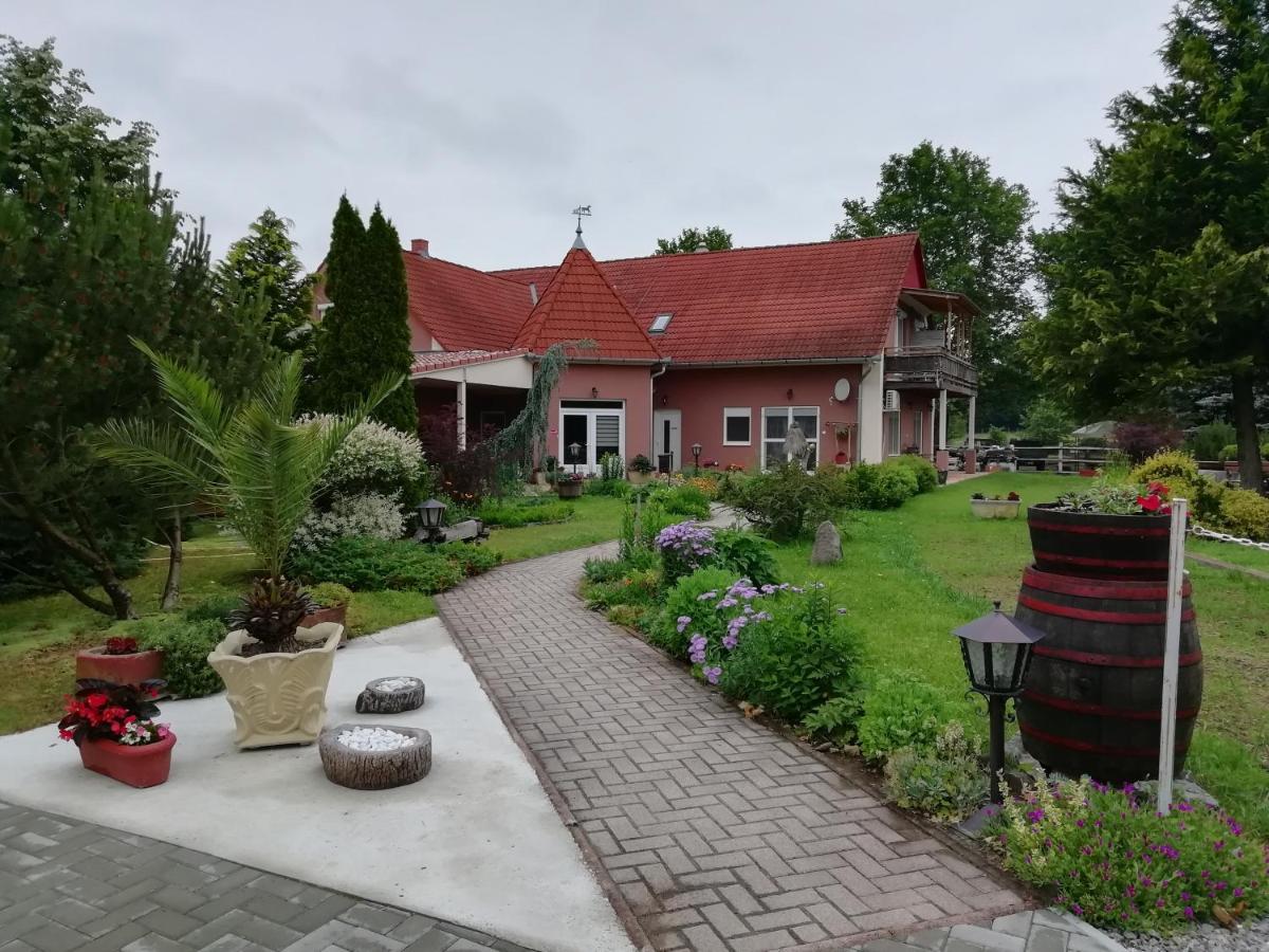Bed and Breakfast Hartmann Panzió Barcs Exterior foto